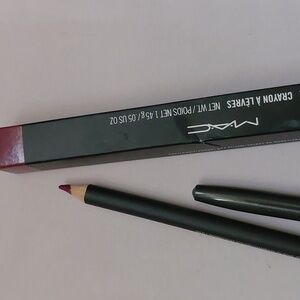 MAC lip pencil - Nightingale